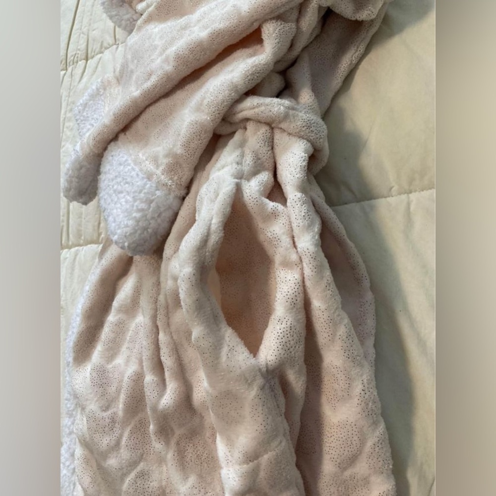 Warm Hooded Robe - Picture 6 of 9